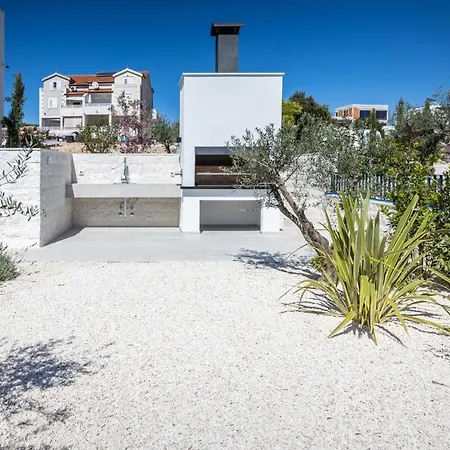 Animare Villa *