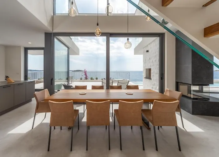 Animare Villa Rogoznica (Sibenik-Knin)